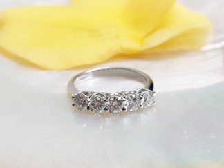 18ct Five Stone Ring 1ct
