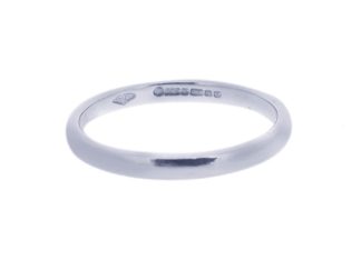 18ct White Gold Court Shape